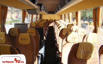 Wygodne fotele w autobusie MAN R08 Lion’s Coach.